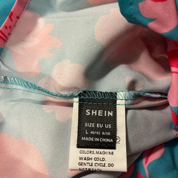 SHEIN Vacay multi print sleeveless women’s size large top - Picture 3 of 5